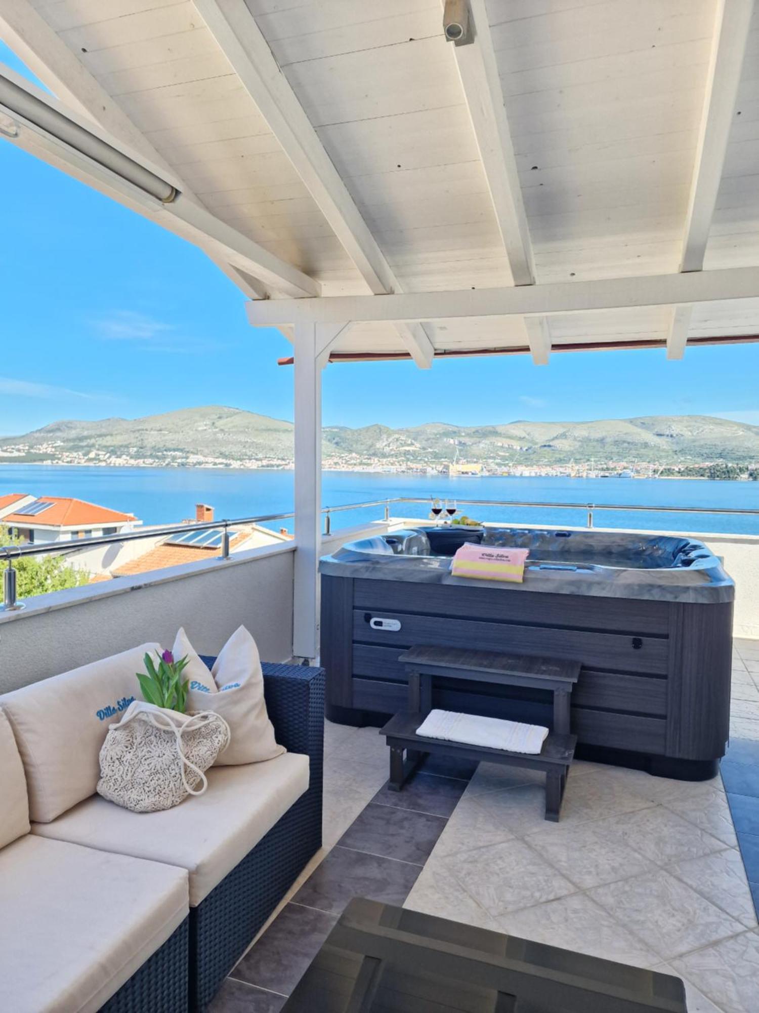 Apartments Silva With A View Of Sea Trogir Extérieur photo