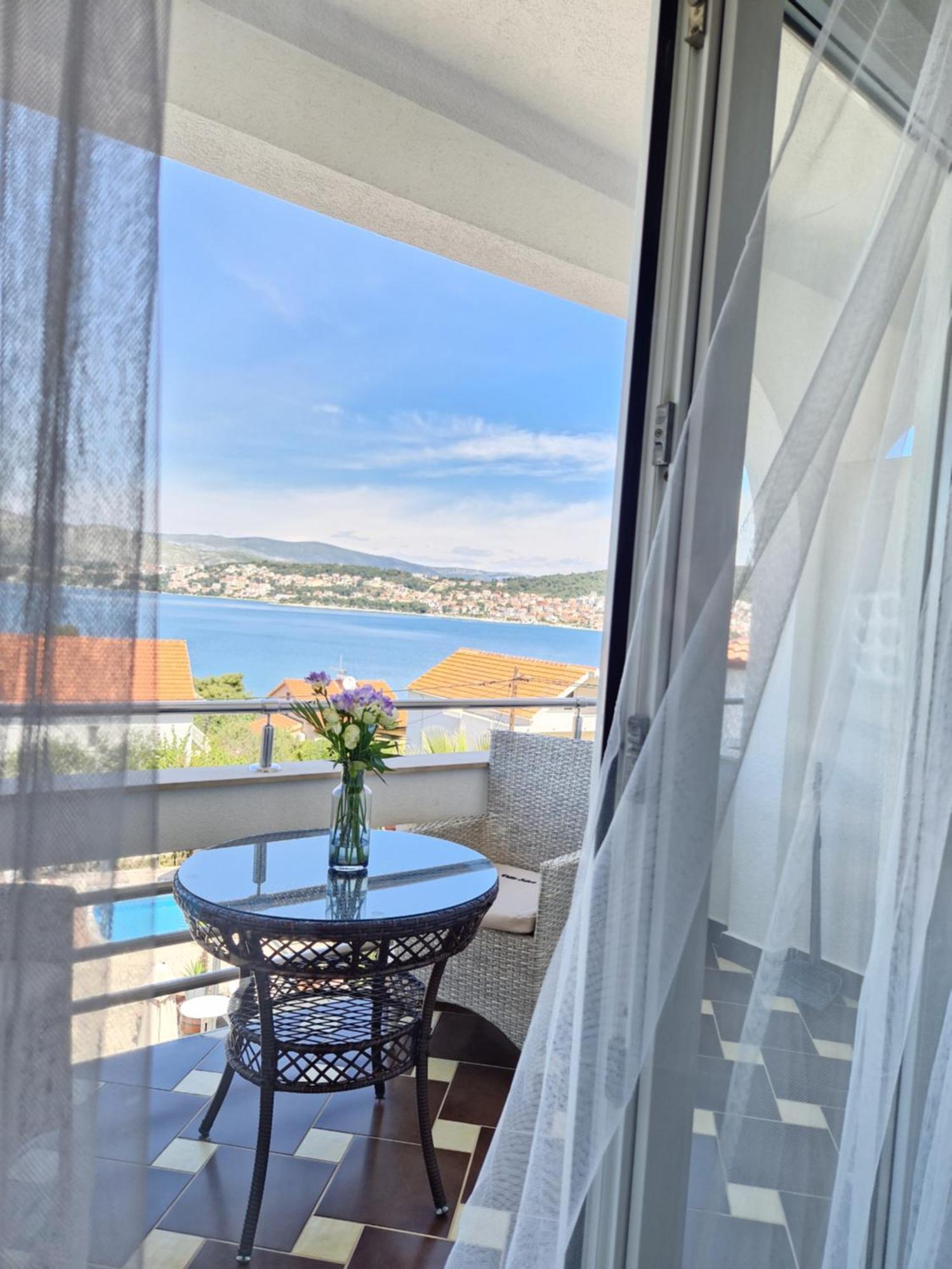 Apartments Silva With A View Of Sea Trogir Chambre photo