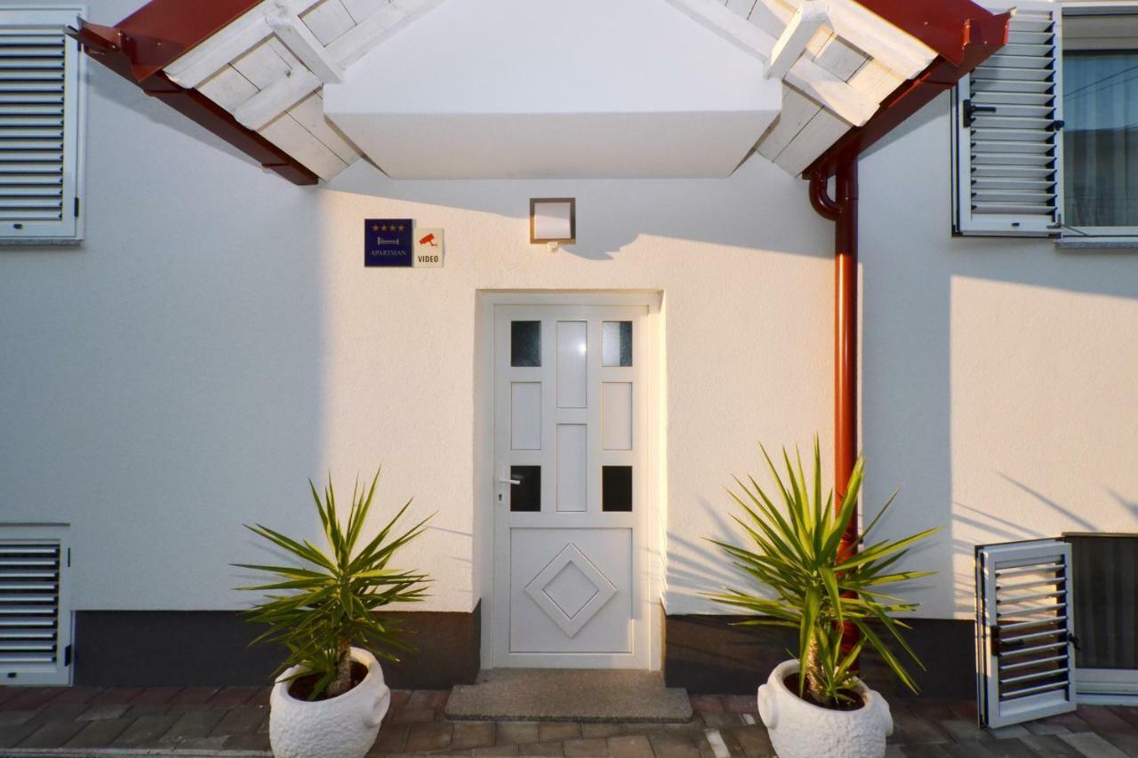 Apartments Silva With A View Of Sea Trogir Extérieur photo